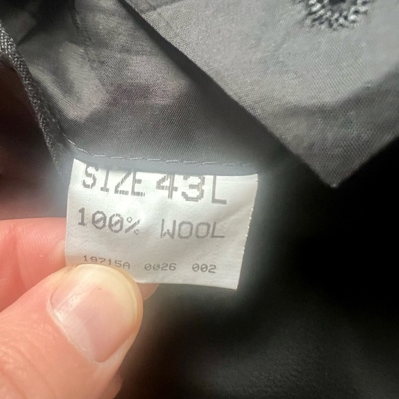 Jos A Bank Black Pin Stripped Travelers Suit 43L - Picture 5 of 5